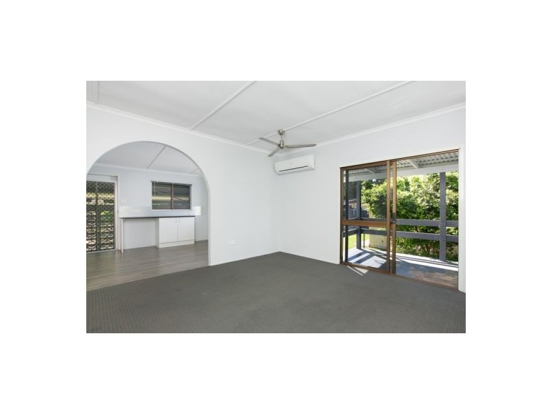 76 Reservoir Road, Manoora QLD 4870