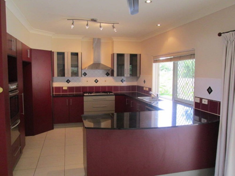 13 Yellowfin Close, Kanimbla QLD 4870
