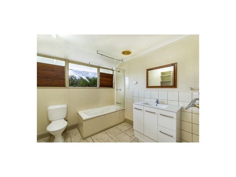 5 Casella Street, Earlville QLD 4870