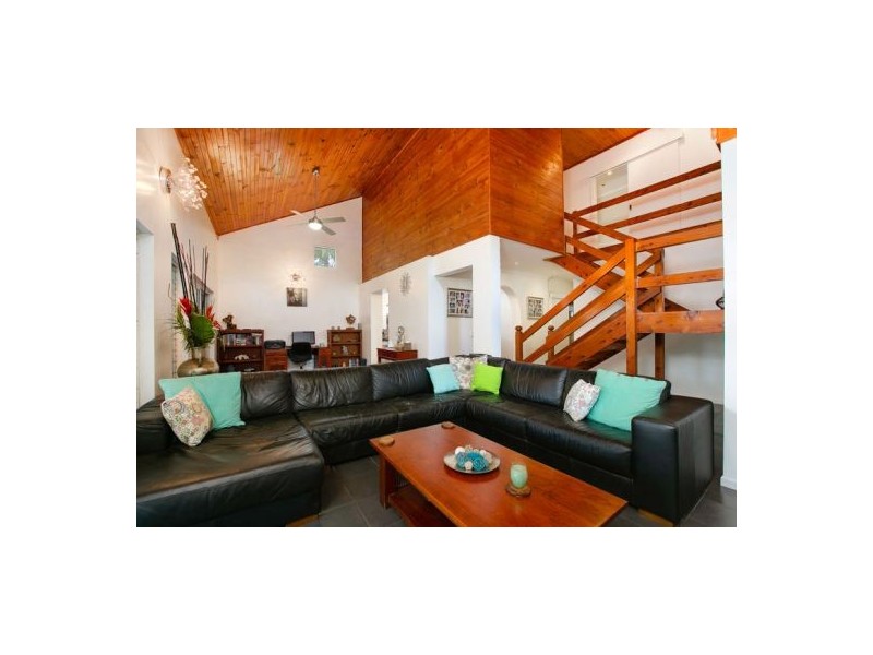 72 Wistaria Street, Holloways Beach QLD 4878