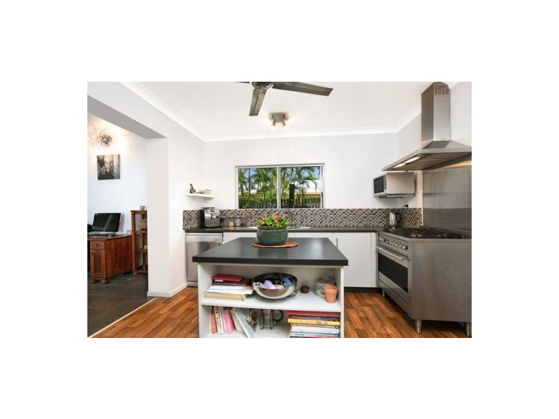 72 Wistaria Street, Holloways Beach QLD 4878