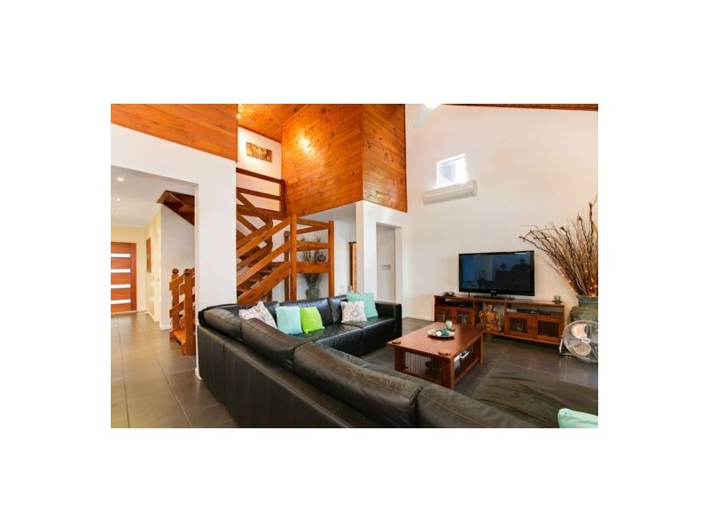 72 Wistaria Street, Holloways Beach QLD 4878