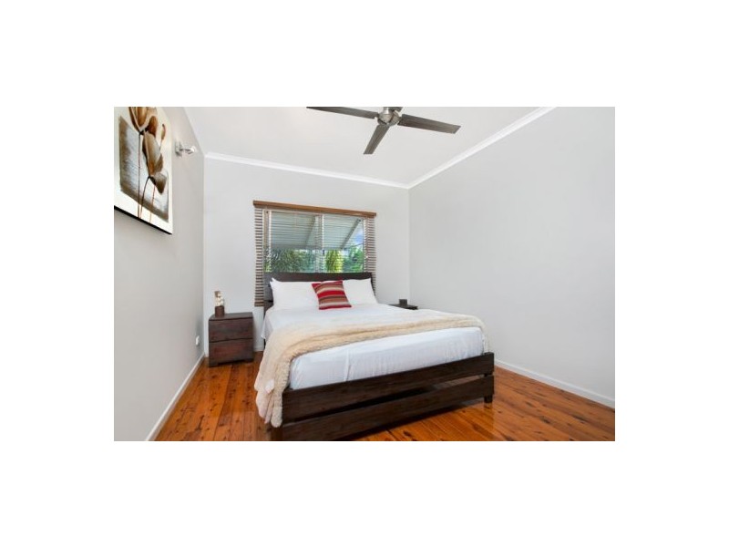 72 Wistaria Street, Holloways Beach QLD 4878