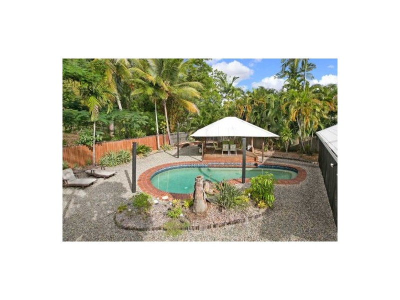 72 Wistaria Street, Holloways Beach QLD 4878