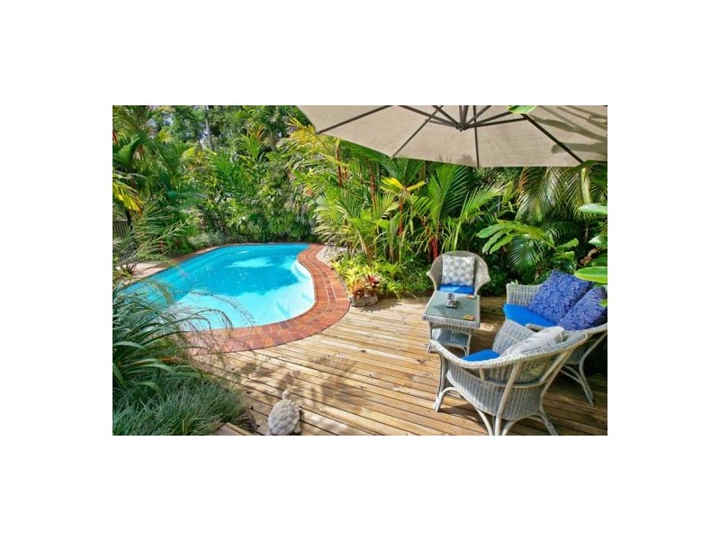 149-153 Hillview Crescent, Whitfield QLD 4870