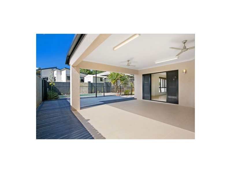 9 Smoko Close, Brinsmead QLD 4870