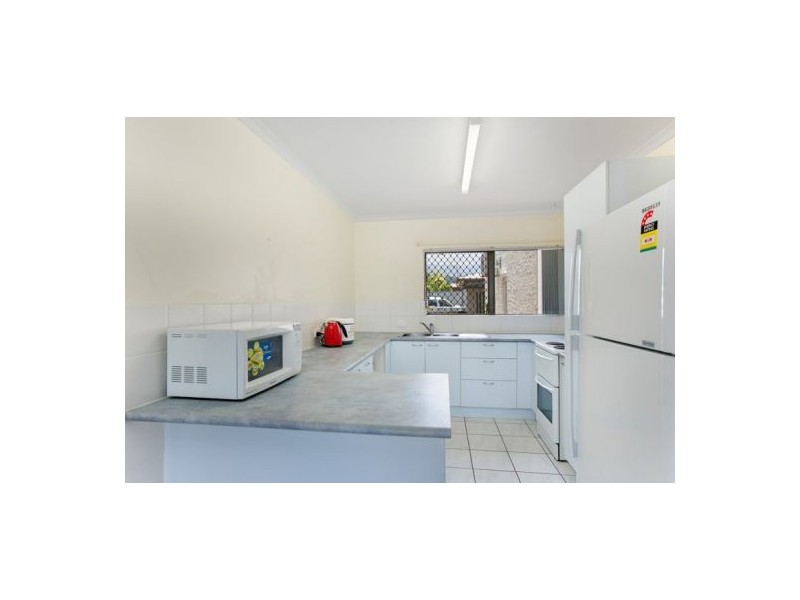 2/58-64 Mazlin Close, Edge Hill QLD 4870