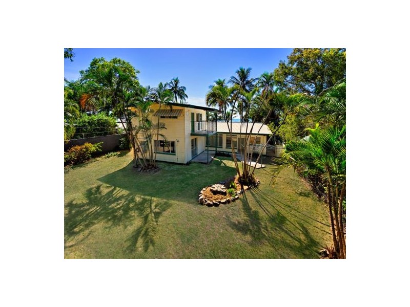 249 O’Shea Esplanade, Machans Beach QLD 4878