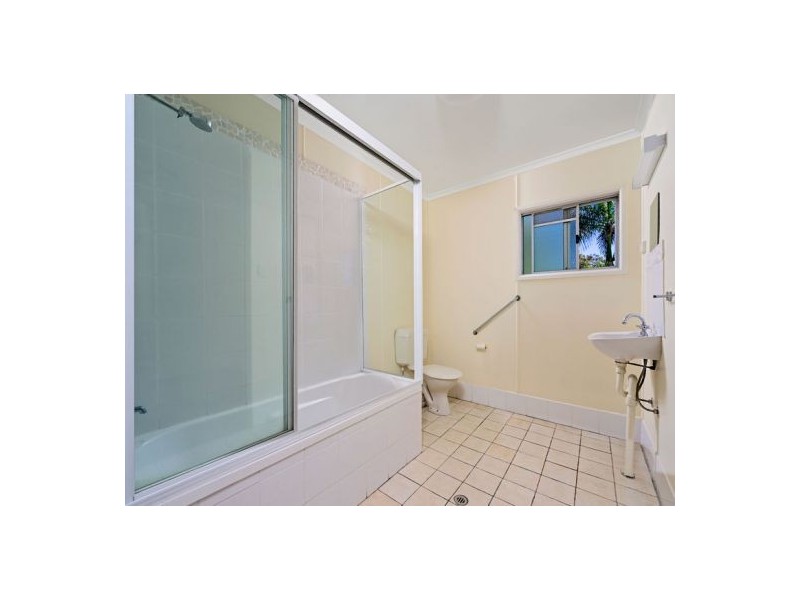 249 O’Shea Esplanade, Machans Beach QLD 4878