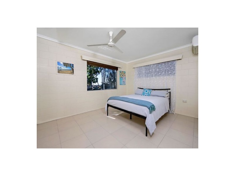 249 O’Shea Esplanade, Machans Beach QLD 4878