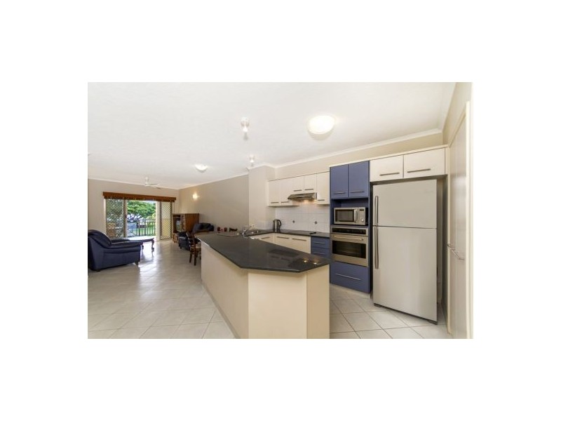 18/275 The Esplanade, Cairns North QLD 4870