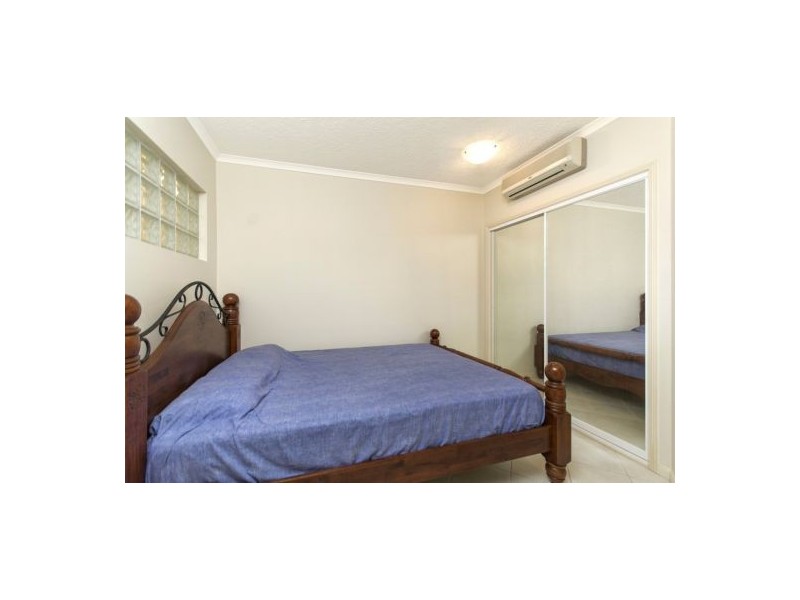 18/275 The Esplanade, Cairns North QLD 4870