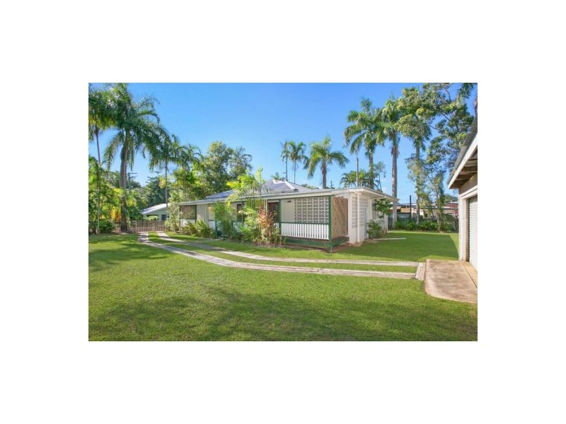 25 Nolan Street, Whitfield QLD 4870