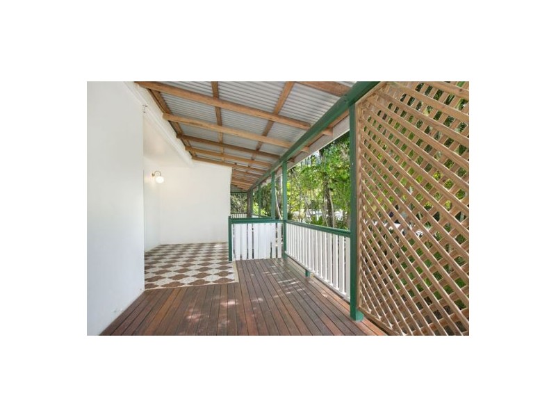 25 Nolan Street, Whitfield QLD 4870
