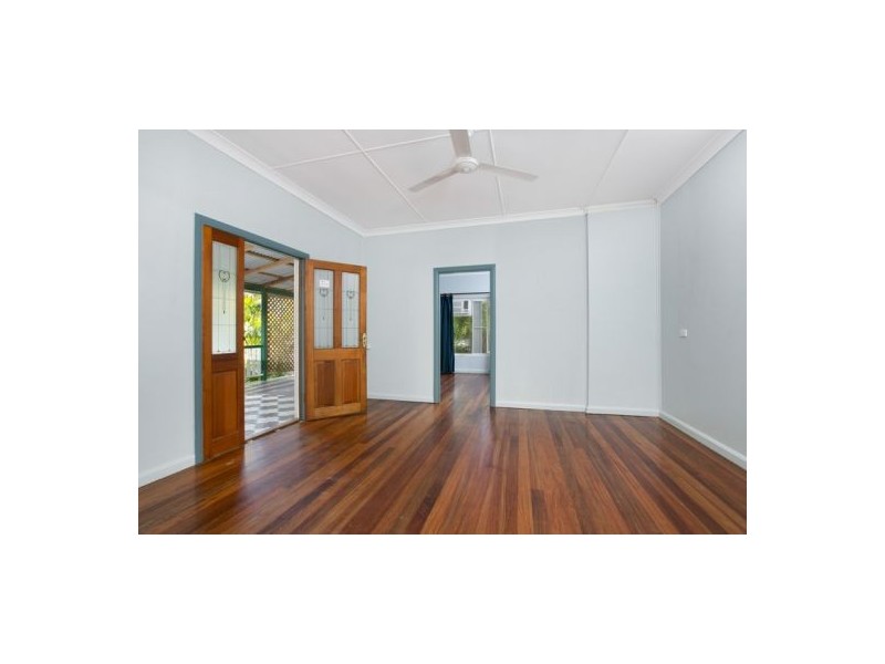 25 Nolan Street, Whitfield QLD 4870