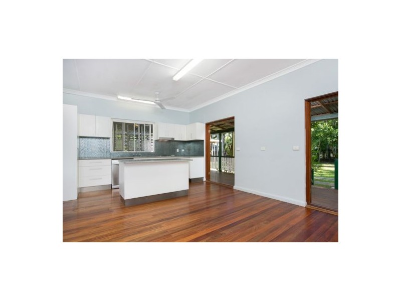 25 Nolan Street, Whitfield QLD 4870