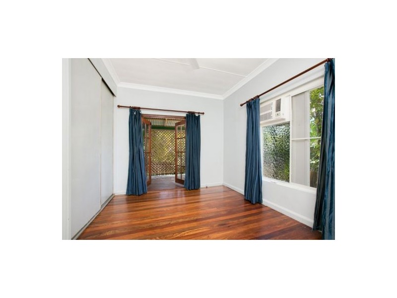25 Nolan Street, Whitfield QLD 4870