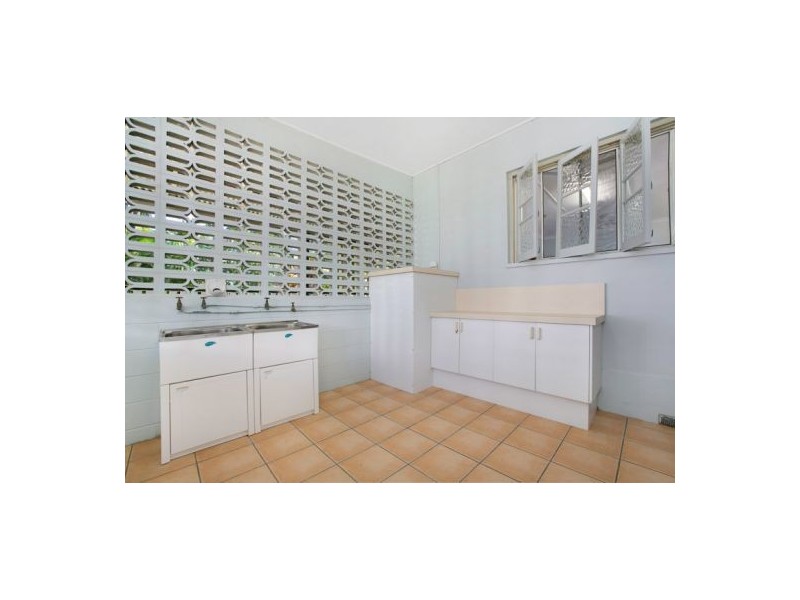 25 Nolan Street, Whitfield QLD 4870