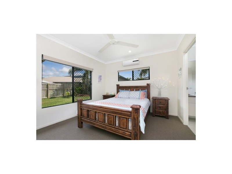 5 Kaban Grove, Trinity Park QLD 4879