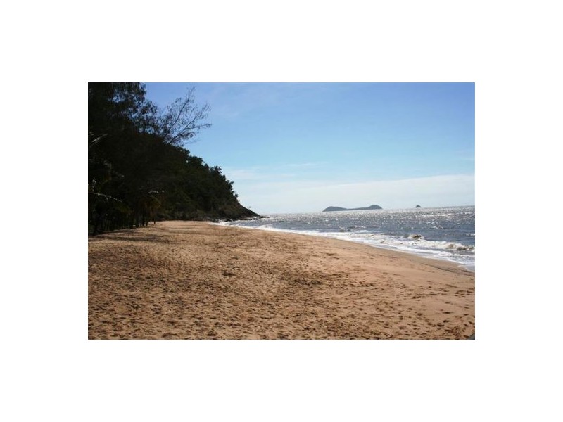 5 Kaban Grove, Trinity Park QLD 4879