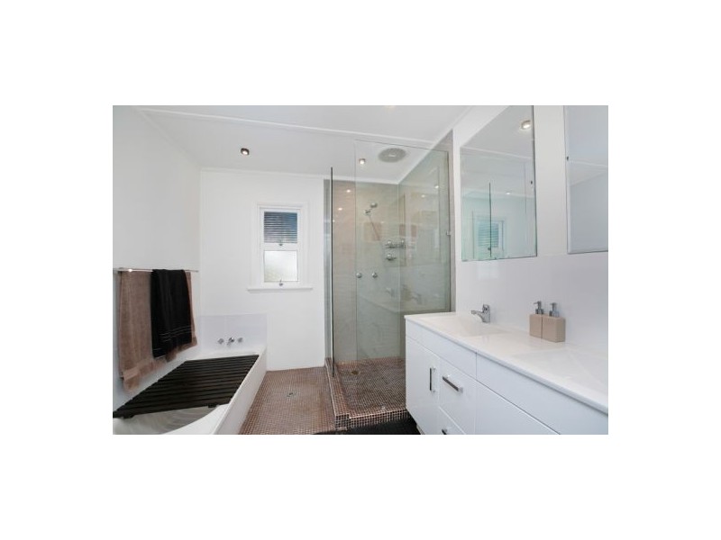 26 Bradford Street, Whitfield QLD 4870