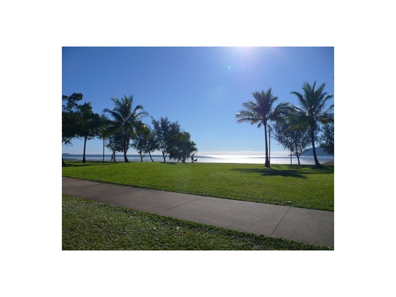 5/221 LAKE ST, Cairns North QLD 4870