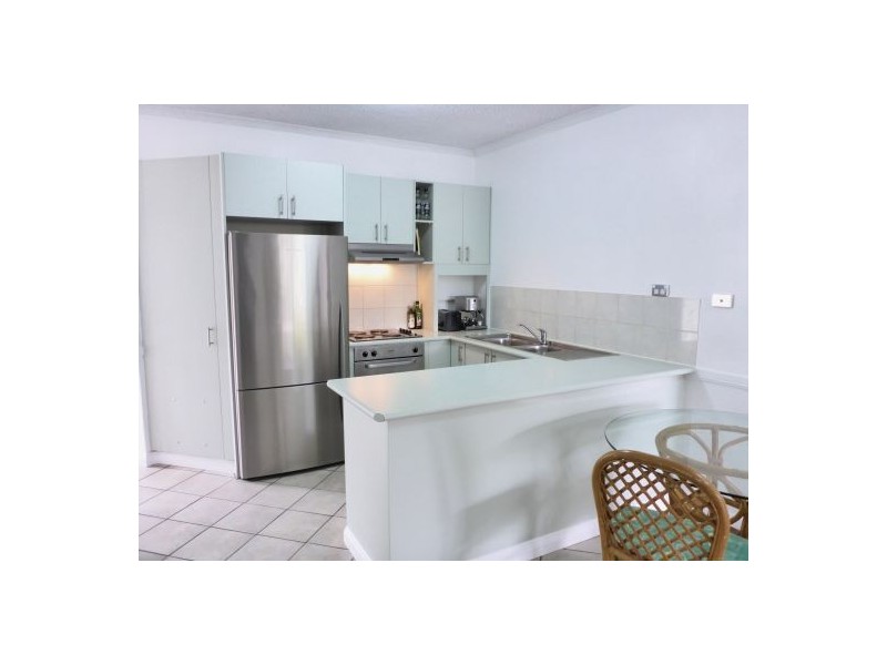5/221 LAKE ST, Cairns North QLD 4870