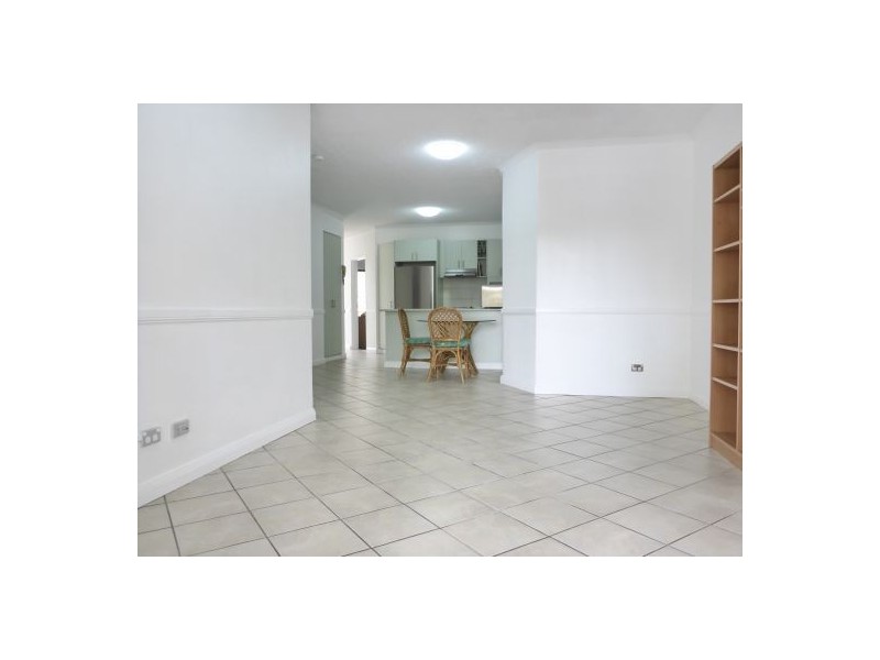 5/221 LAKE ST, Cairns North QLD 4870