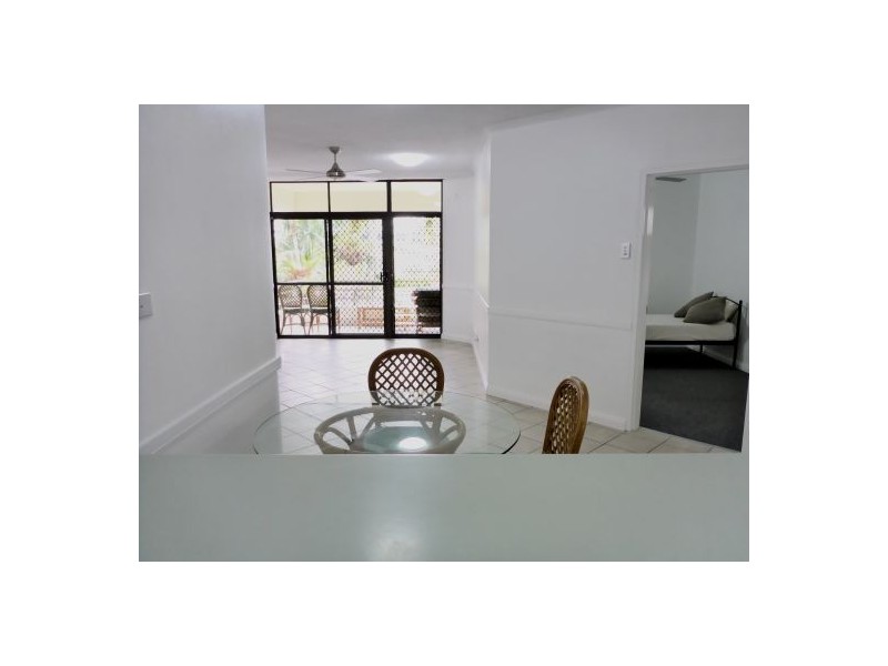 5/221 LAKE ST, Cairns North QLD 4870