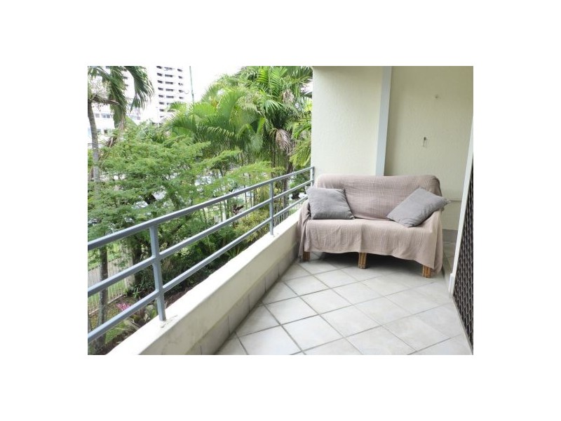 5/221 LAKE ST, Cairns North QLD 4870