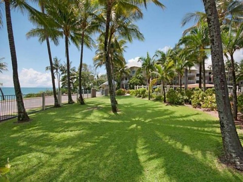 Trinity Beach QLD 4879