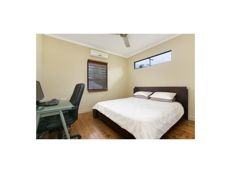 254 AUMULLER STREET, Westcourt QLD 4870