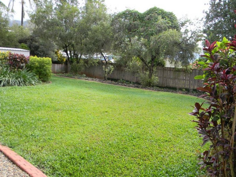 6 Allinga Close, Bentley Park QLD 4869