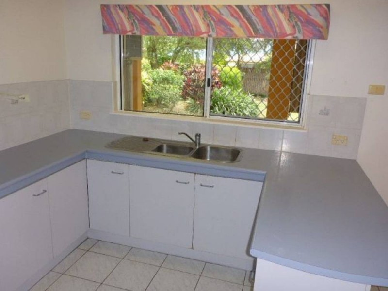 6 Allinga Close, Bentley Park QLD 4869