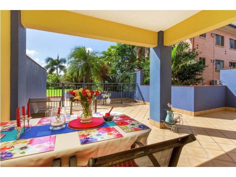 2/275 Esplanade, Cairns North QLD 4870