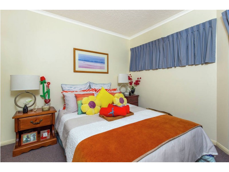 2/275 Esplanade, Cairns North QLD 4870