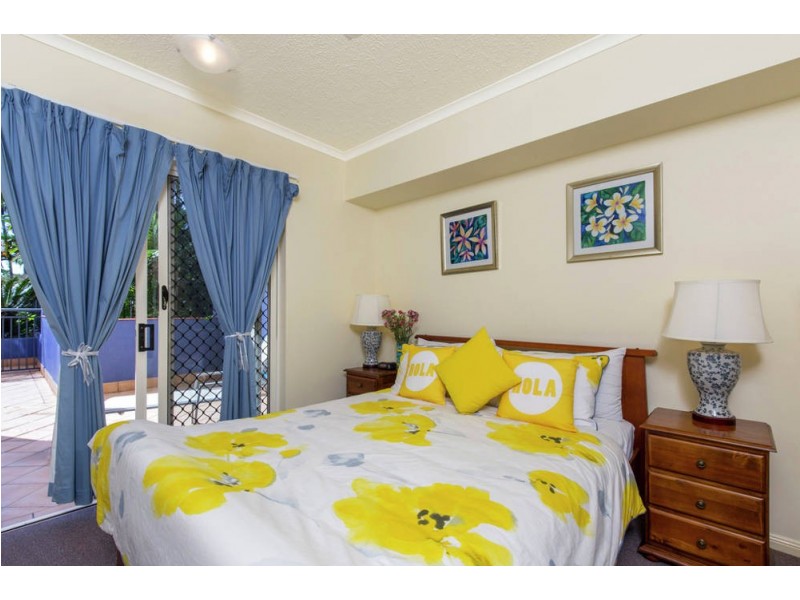 2/275 Esplanade, Cairns North QLD 4870