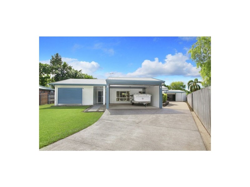 8 Catherine Close, Bentley Park QLD 4869