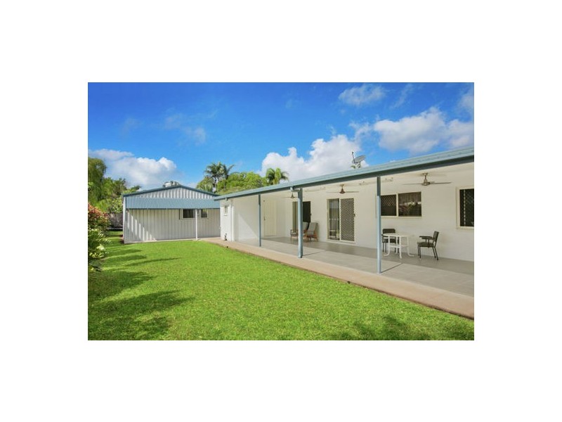 8 Catherine Close, Bentley Park QLD 4869