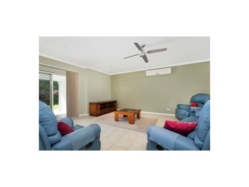 8 Catherine Close, Bentley Park QLD 4869