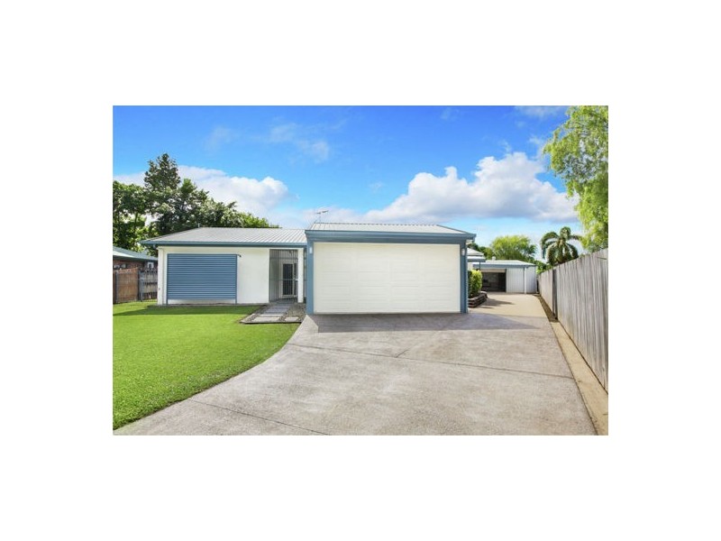 8 Catherine Close, Bentley Park QLD 4869