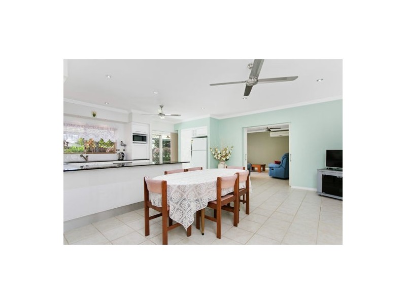 8 Catherine Close, Bentley Park QLD 4869