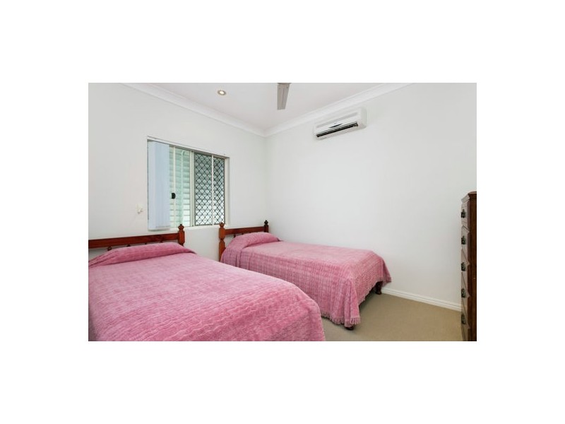 8 Catherine Close, Bentley Park QLD 4869