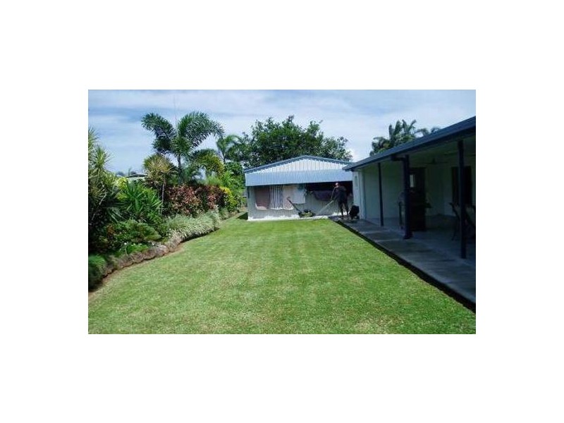 8 Catherine Close, Bentley Park QLD 4869