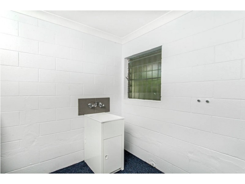 8/347 Lake Street, Cairns North QLD 4870