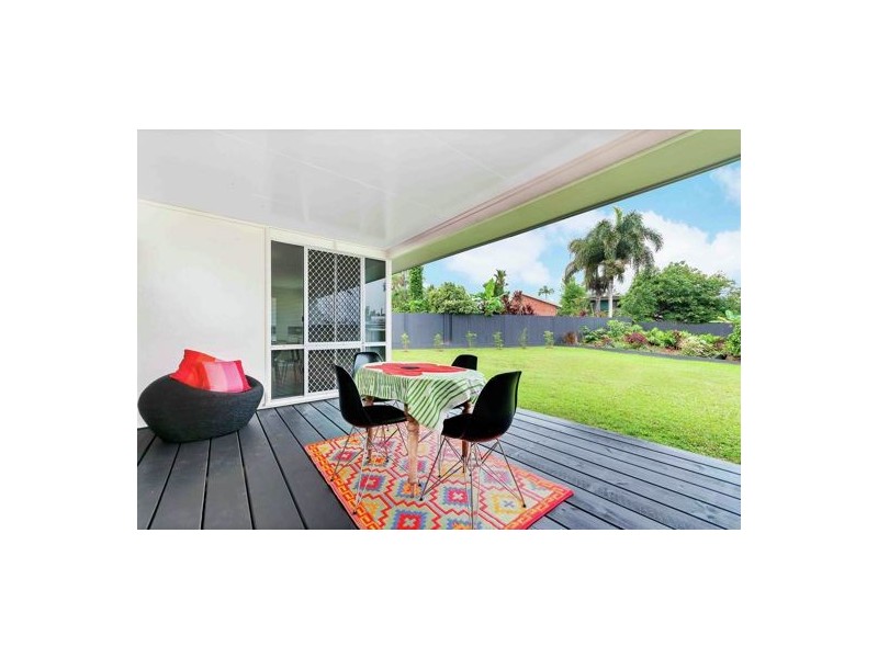 44 Hillview Crescent, Whitfield QLD 4870