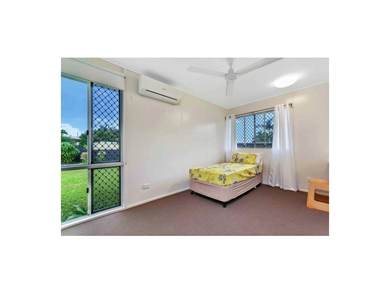 44 Hillview Crescent, Whitfield QLD 4870