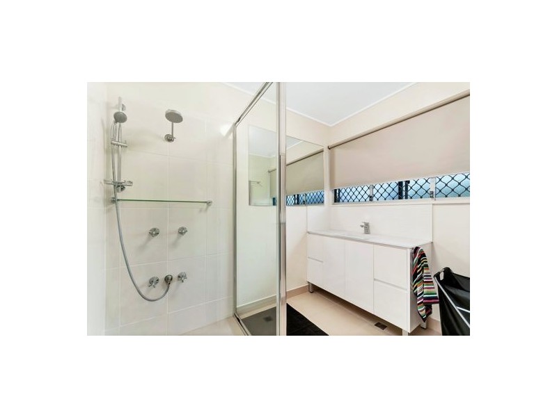44 Hillview Crescent, Whitfield QLD 4870