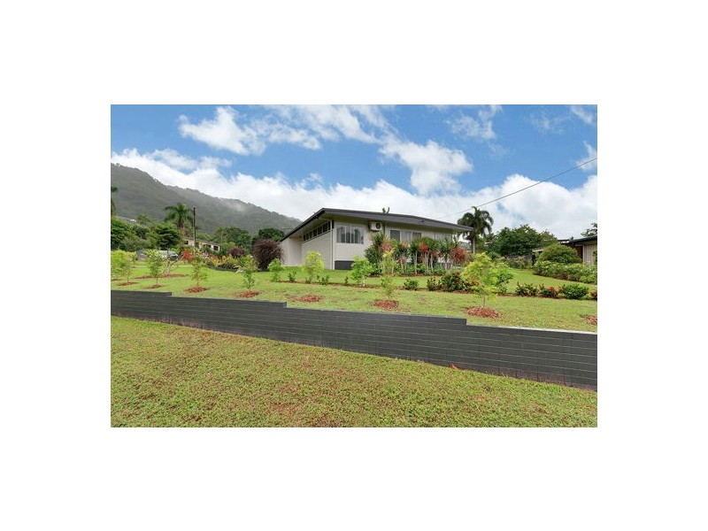 44 Hillview Crescent, Whitfield QLD 4870