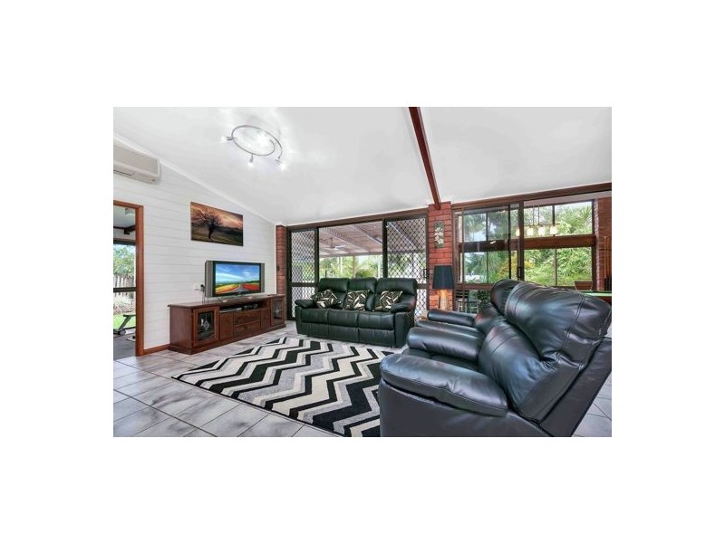 19 Hutchinson Street, Edge Hill QLD 4870